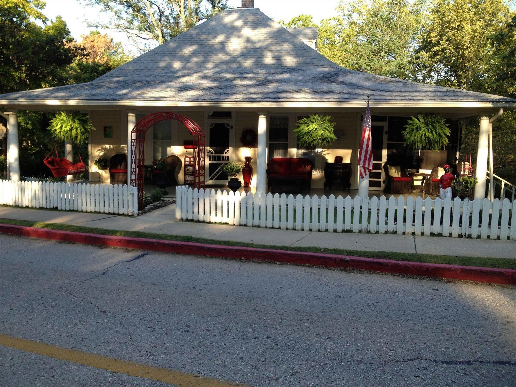 Red Bud Manor Inn Eureka Springs Exterior foto